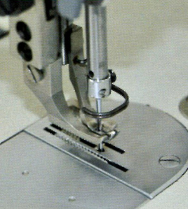 Highlead GC0398-1D Industrial Lockstitch Sewing Machine with Assembled Table and Servo Motor