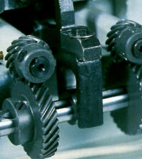 Highlead GC24608 Series Industrial Sewing Machines with Assembled Table and Servo Motor