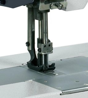 Reliable 5400TW Two Needle, 18in Long Arm - Compound Feed - Walking Foot Sewing Machine