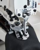 Reliable 8100BS Button Sewer with Direct Drive Machine with Table,